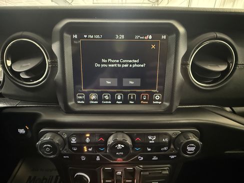 Used 2021 Jeep Wrangler Unlimited Sahara image 34