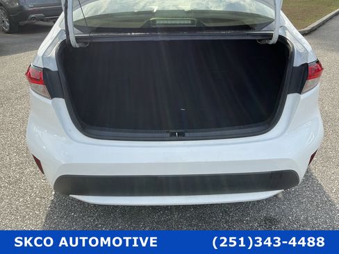 Used 2021 Toyota Corolla LE image 20