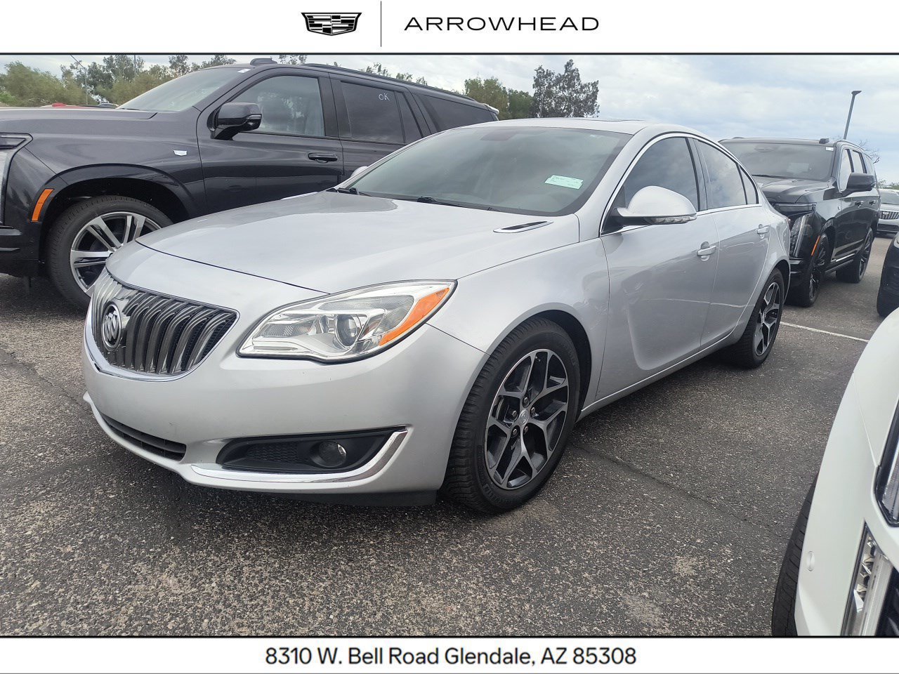 Used 2017 Buick Regal Sport Touring FWD image 1