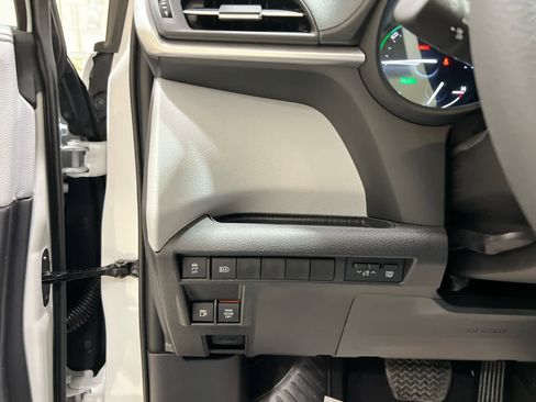 New 2026 Toyota Sienna XLE image 23