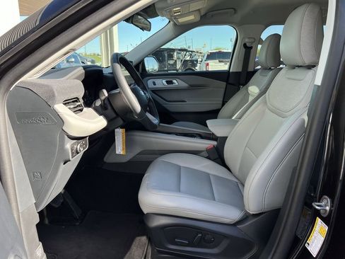 Used 2026 Ford Explorer Active w/ Active Comfort Package RWD image 11