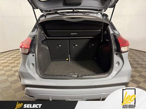 Used 2023 Nissan Kicks SR w/ SR Premium Package FWD image 7