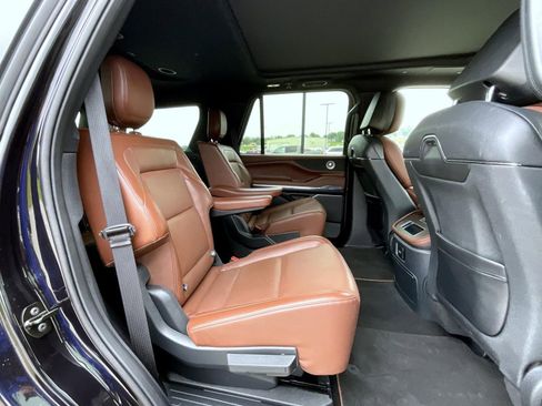 Used 2025 Lincoln Navigator Reserve AWD/4WD image 19