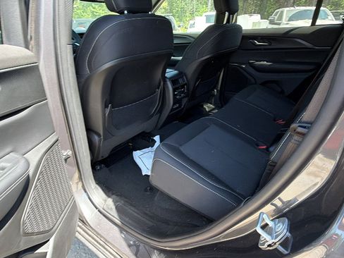 Certified 2025 Jeep Grand Cherokee Laredo RWD image 23