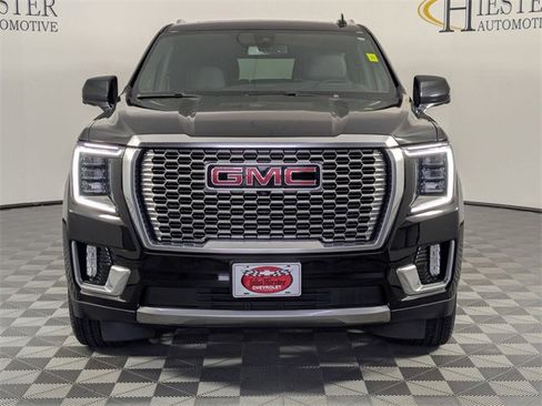 Used 2021 GMC Yukon XL Denali image 3