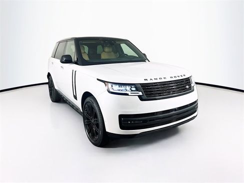 New 2025 Land Rover Range Rover SE image 3