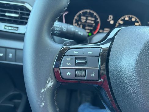 Used 2025 Honda Pilot EX-L image 19