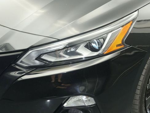Used 2022 Nissan Altima 2.5 SR w/ Midnight Edition Package AWD/4WD image 10
