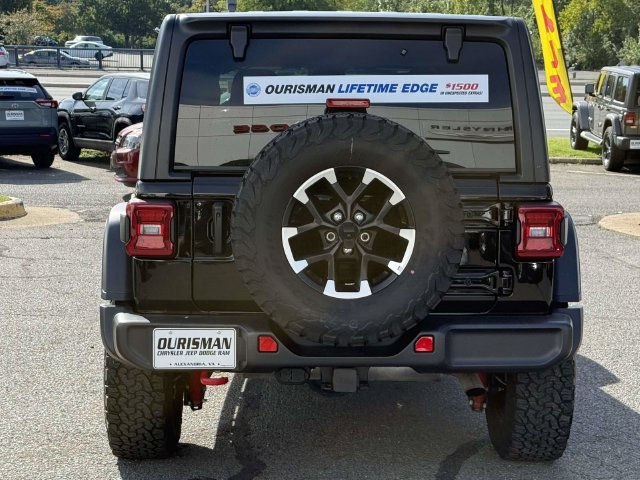 Used 2025 Jeep Wrangler Unlimited Rubicon AWD/4WD image 4
