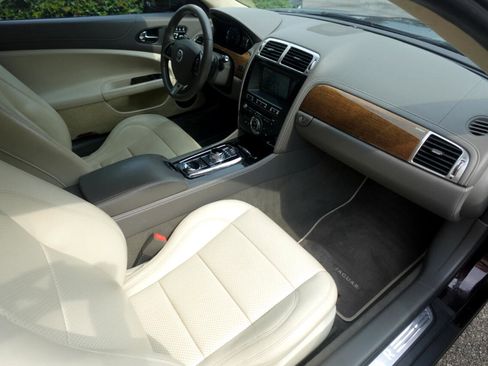 Used 2012 Jaguar XK Coupe image 8