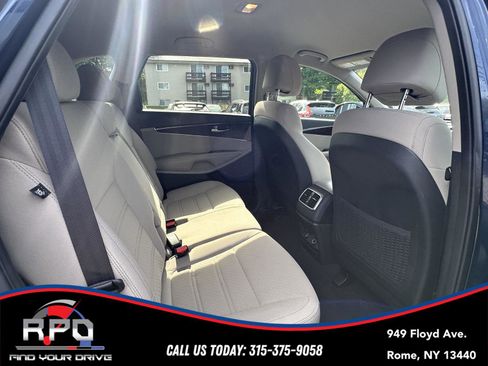 Used 2017 Kia Sorento AWD image 26