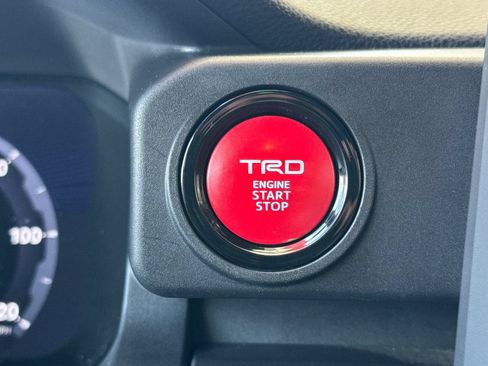 Certified 2025 Toyota Tacoma TRD Sport AWD/4WD image 27