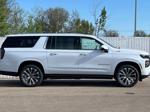 New 2026 Chevrolet Suburban High Country AWD/4WD image 3