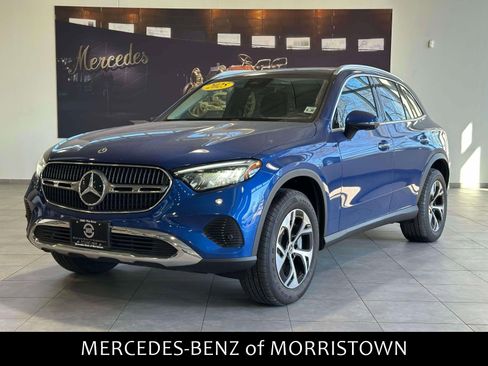 Used 2025 Mercedes-Benz GLC 350e 4MATIC image 1