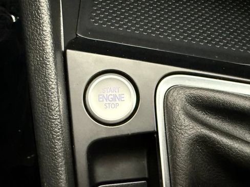 Used 2024 Volkswagen Jetta SE FWD image 40