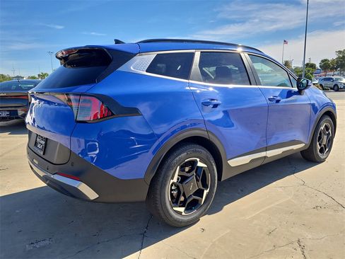 New 2026 Kia Sportage EX image 8