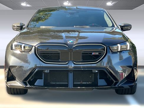 Used 2025 BMW M5 w/ Carbon Package image 4
