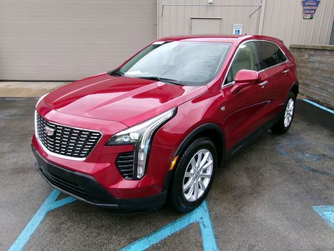 Used 2019 Cadillac XT4 Luxury w/ Cold Weather Package AWD/4WD image 1