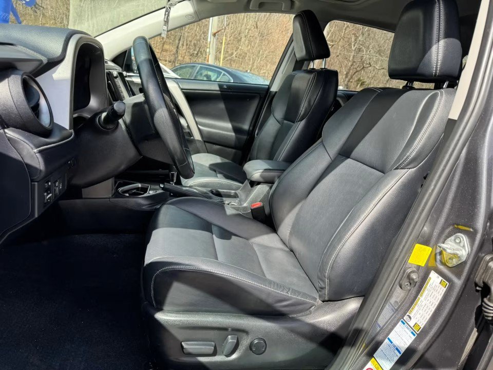 Used 2016 Toyota RAV4 Limited AWD/4WD image 11