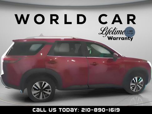Used 2024 Nissan Pathfinder SL image 8