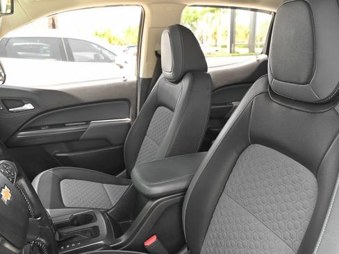 Used 2017 Chevrolet Colorado Z71 RWD image 10