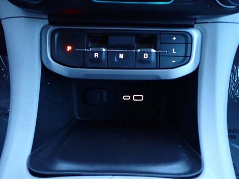 Used 2023 GMC Acadia SLT image 20