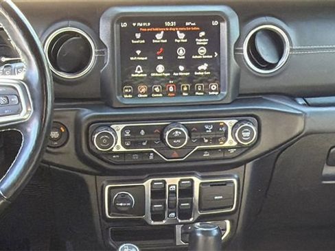 Used 2022 Jeep Wrangler Unlimited Sahara w/ Cold Weather Group image 16