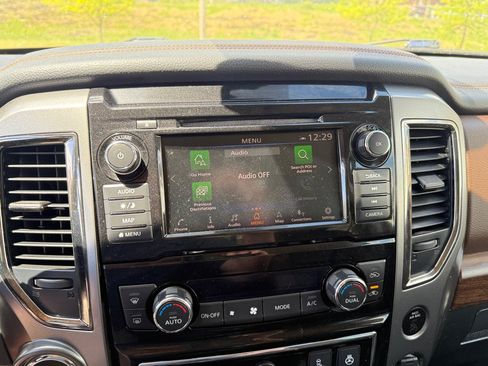 Used 2019 Nissan Titan Platinum Reserve AWD/4WD image 14