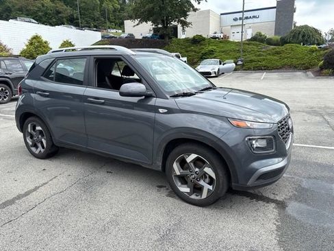 Used 2025 Hyundai Venue SEL FWD image 7