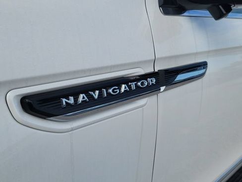 Used 2023 Lincoln Navigator L Black Label AWD/4WD image 12
