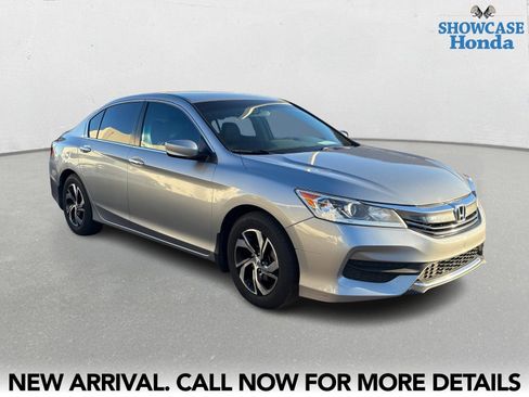 Used 2017 Honda Accord LX image 6