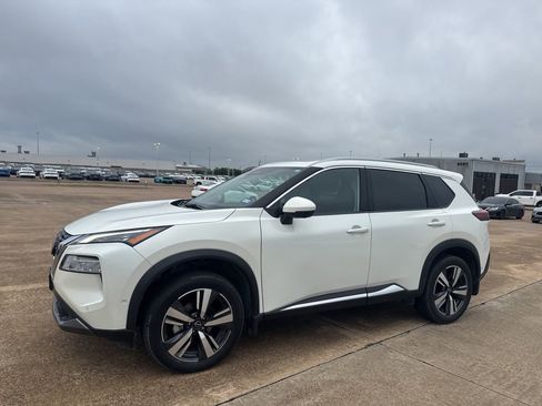 Certified 2023 Nissan Rogue SL w/ SL Premium Package image 10