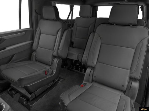 New 2025 Chevrolet Suburban Premier image 11