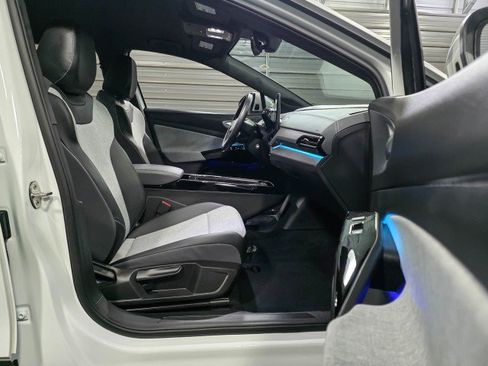 Used 2023 Volkswagen ID.4 2WD image 14