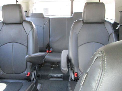 Used 2016 GMC Acadia SLT FWD image 17
