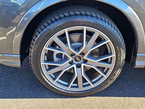 Certified 2025 Audi Q3 2.0T Premium Plus w/ Premium Plus Package image 24