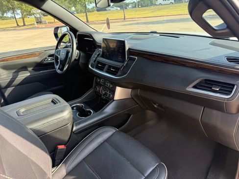 Used 2023 Chevrolet Suburban Premier AWD/4WD image 18