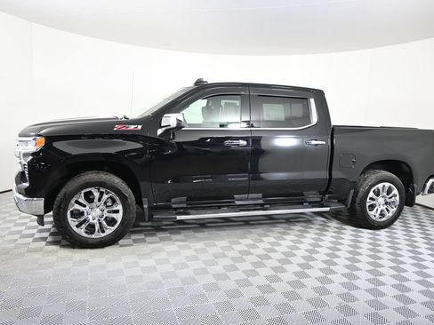 Used 2025 Chevrolet Silverado 1500 LTZ AWD/4WD image 2