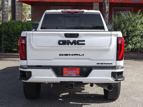 Used 2025 GMC Sierra 2500 Denali w/ Denali Reserve Package AWD/4WD image 7
