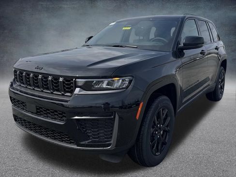 New 2026 Jeep Grand Cherokee Altitude AWD/4WD image 1