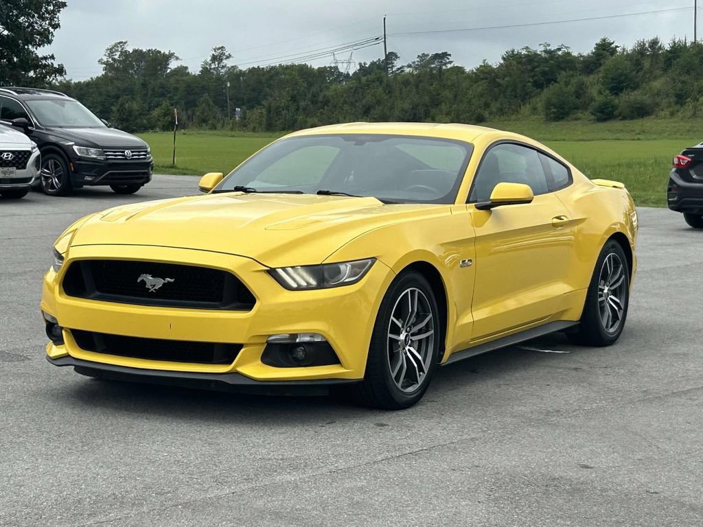Used 2015 Ford Mustang GT RWD image 3