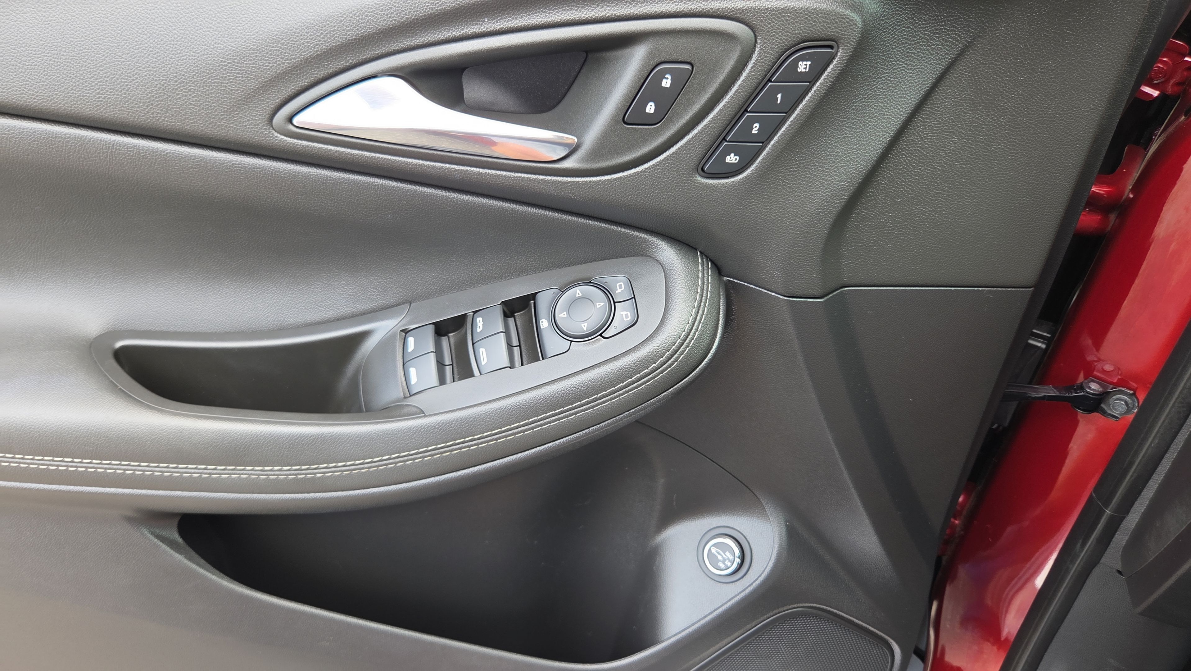 Used 2023 Buick Encore GX Essence w/ Experience Buick Package FWD image 28