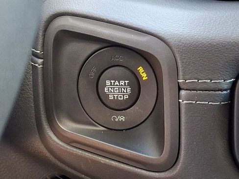 Used 2025 Jeep Wrangler Unlimited Sahara AWD/4WD image 25