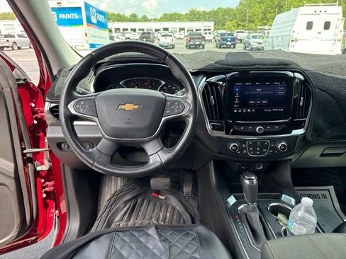 Used 2020 Chevrolet Traverse LT FWD image 15