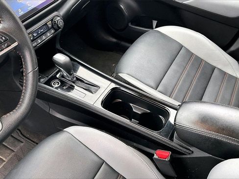 Used 2024 Nissan Kicks SR w/ SR Premium Package image 15