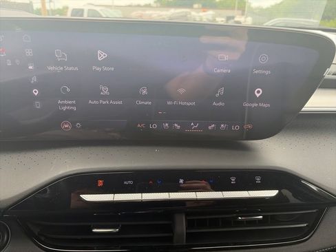 Used 2025 Buick Enclave Avenir w/ Super Cruise Package AWD/4WD image 21
