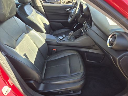 Used 2019 Alfa Romeo Giulia RWD image 13