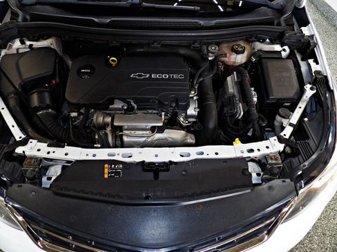 Used 2016 Chevrolet Cruze Premier w/ Premier True North Edition FWD image 24