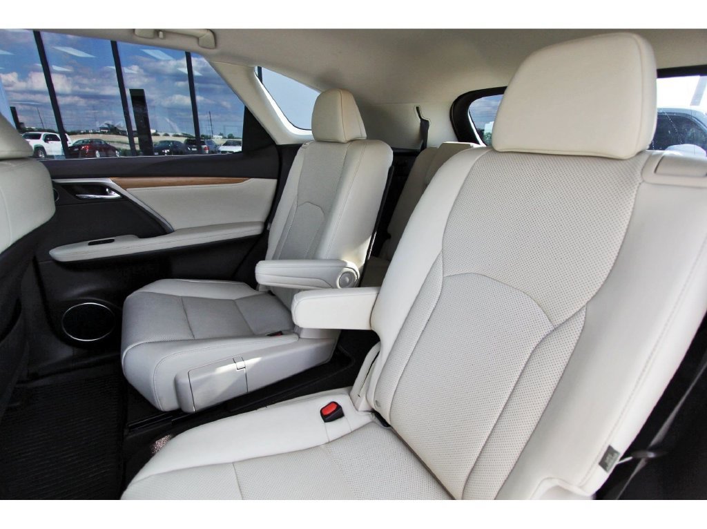Used 2020 Lexus RX 350L FWD w/ Premium Package image 32