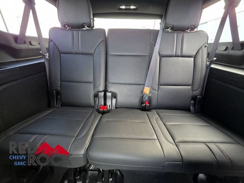 Used 2024 Chevrolet Suburban RST w/ Sport Performance Package AWD/4WD image 17